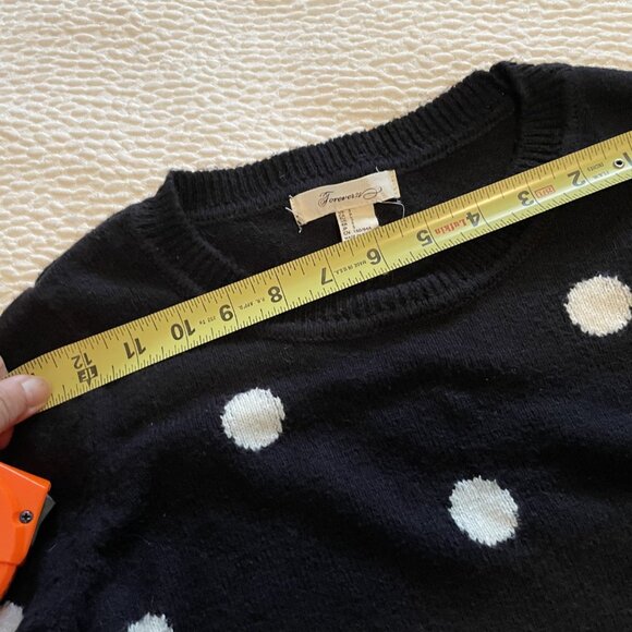 CK size 6 jeans with fringe bottom. Black thin sweater, preloved, size 6 jeans, - Picture 8 of 11